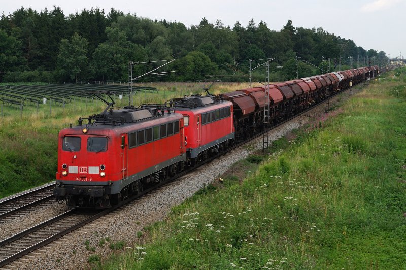 140 831 und 140 761 mit Gterzug vor Althegnenberg (14.07.2008)