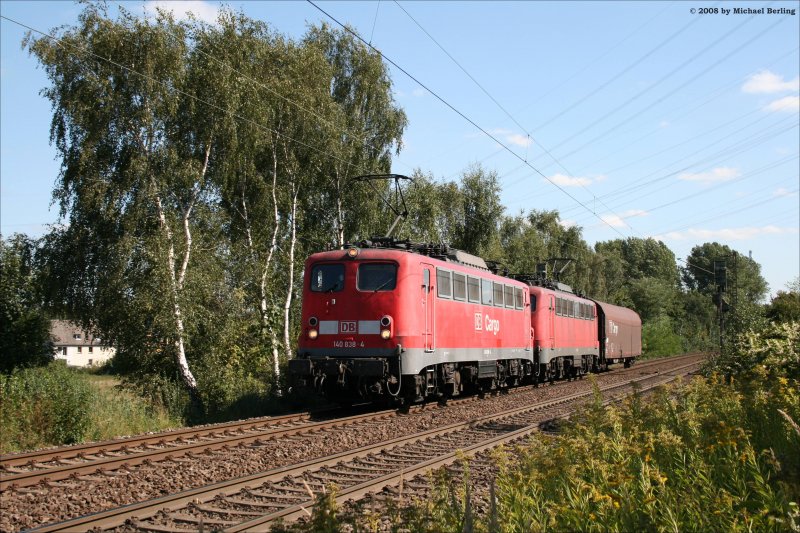 140 838-4 und eine unbekannte Schwester kamen bestimmt nicht ins Schwitzen bei dieser Leistung! Gelsenkirchen Bismarck 9.9.08