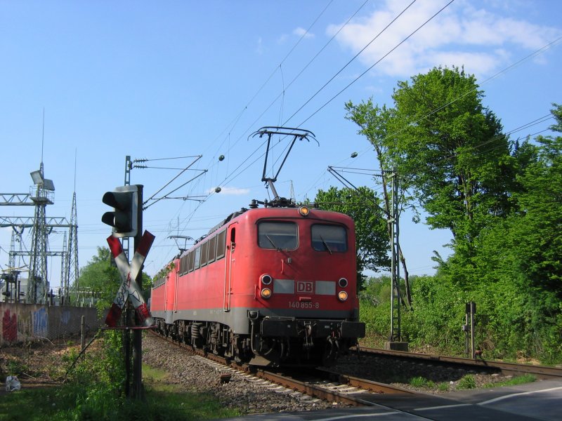 140 855-8 + 140 8xx-x mit Kohlezug am Km 28,190 am 05.05.2008