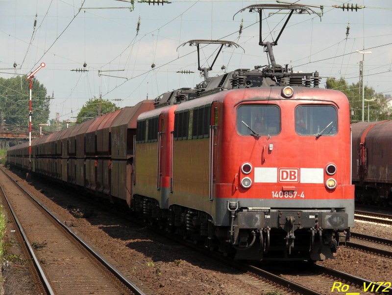 140 857-4 + 140 825-1 mit Kohlewagen. Dsseldorf-Rath. 04.08.2008.