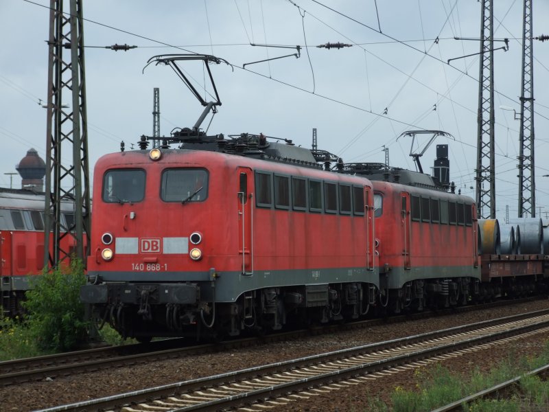 140 868-1 durchfhrt mit weiteren 140 Duisburg-Bissingheim