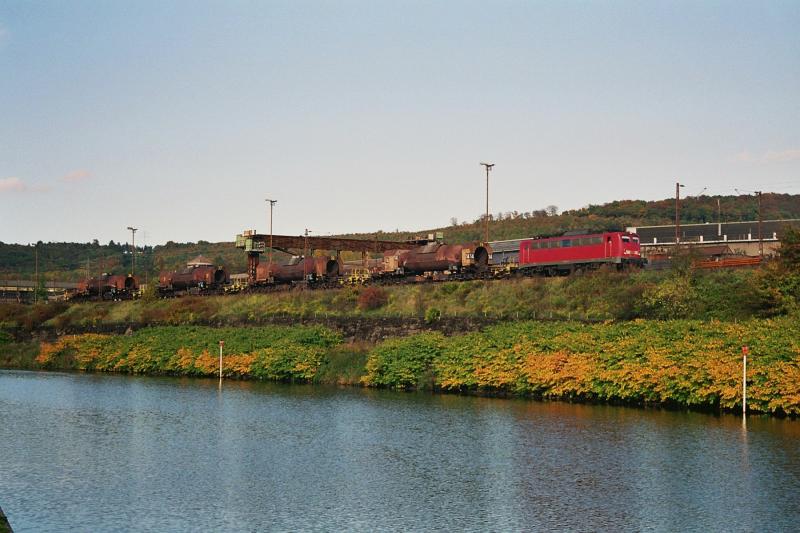 140 mit beladenem Flssigeisenzug Dillingen Hochofen Vlklingen Stahlwerk am 22.10.04 in Vlklingen.