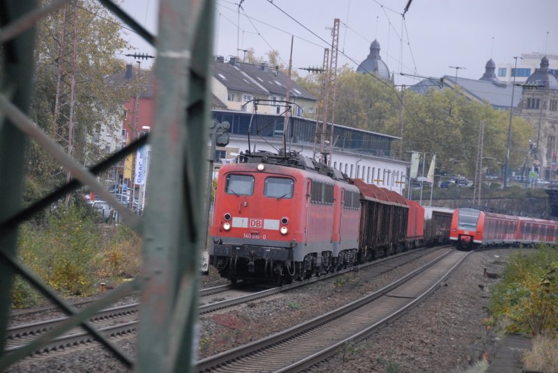140816-0 am 26.10.2008 bei Wuppertal (Bahnhof Elberfeld) aufgenommen aus entgegenkommenden Zug