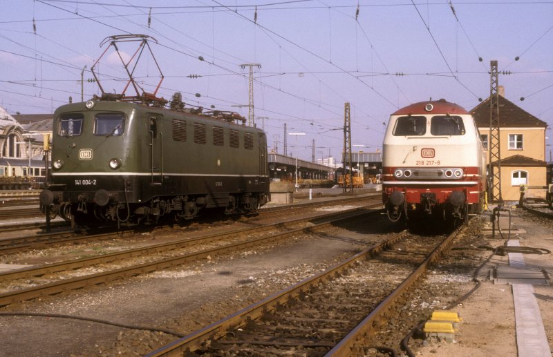 141 004 und 218 217 N�rnberg Hbf 02.10.1987