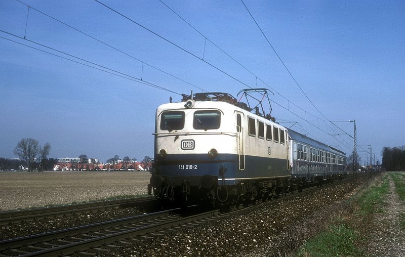141 018  bei Augsburg Hochzoll  16.04.88