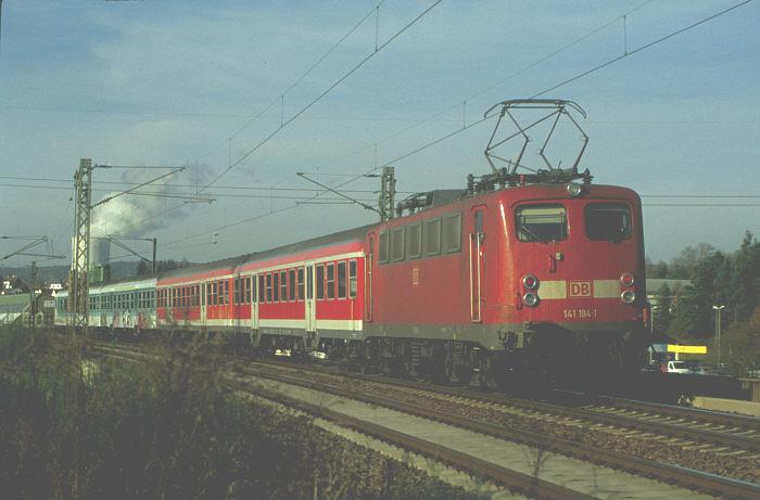 141 194-1 mit RB 23736 Homburg/Saar - Neunkirchen/Saar am 29.11.2000 bei Bexbach