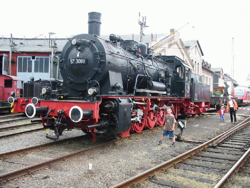 141 226 am 04 August 2002 im Bahnhof Siegen