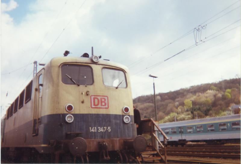 141 347 Ostern 1995 wrend einer Pauser vermutlich in Trier.