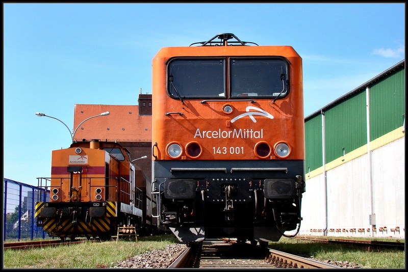 143 001-6 im Nordhafen von Stralsund.  am 14.05.09 