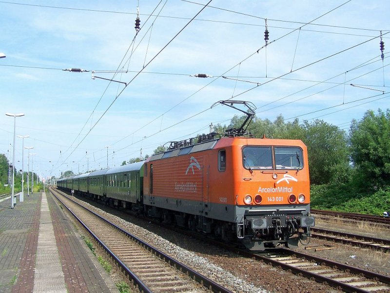 143 001  ArcelorMittal  am 08.08.2009 mit Sonderzug aus Cottbus abgestellt in Rostock-Bramow