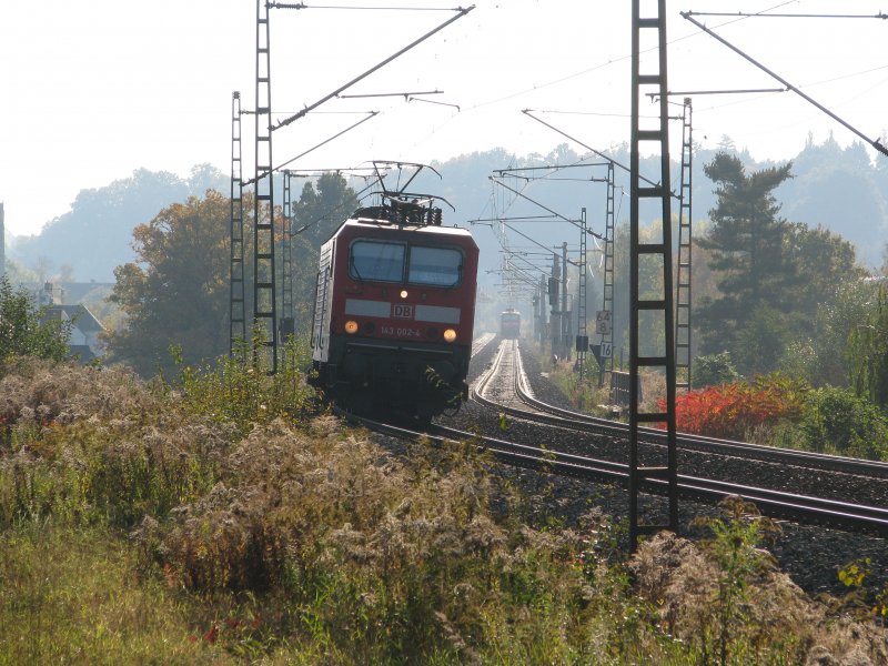 143 002-4 kurz vor Einfahrt in Bahnhof Crimmitschau aus Richtung Werdau am 11.10.2008 16:27 Uhr.