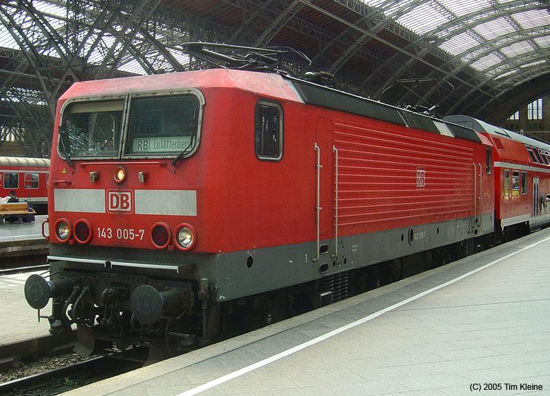 143 005 am 11.08.2005 in Leipzig Hbf.