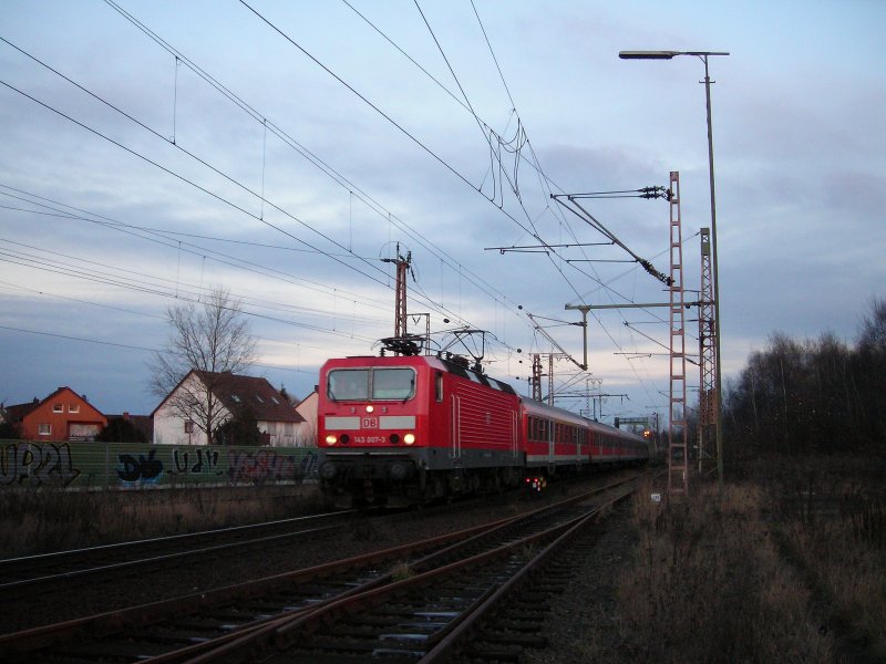 143 007 mit dem RE nach Hannover in Lehrte
