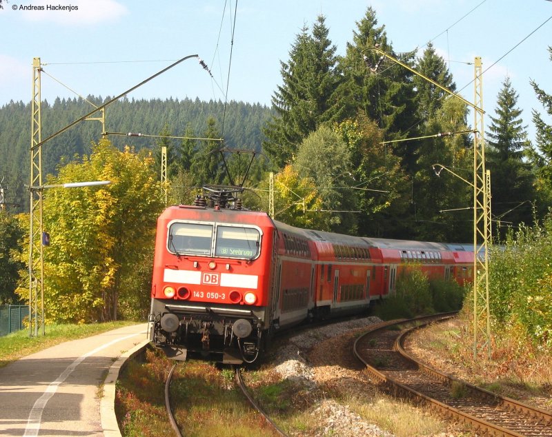 143 050-3 mit der RB 31595 (Freiburg(Brsg)Hbf-Seebrugg) bei der Einfahrt Aha 28.9.08