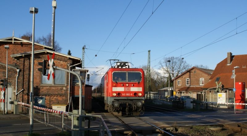 143 082-6 erreicht am 24.03.2008 mit ihrer RB nach Pinneberg Dauenhof