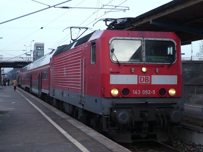 143 092-2 mit RB 28152 (RB 43 Cottbus-Falkenberg/Elster)
Aufnahme: 04.02.2008