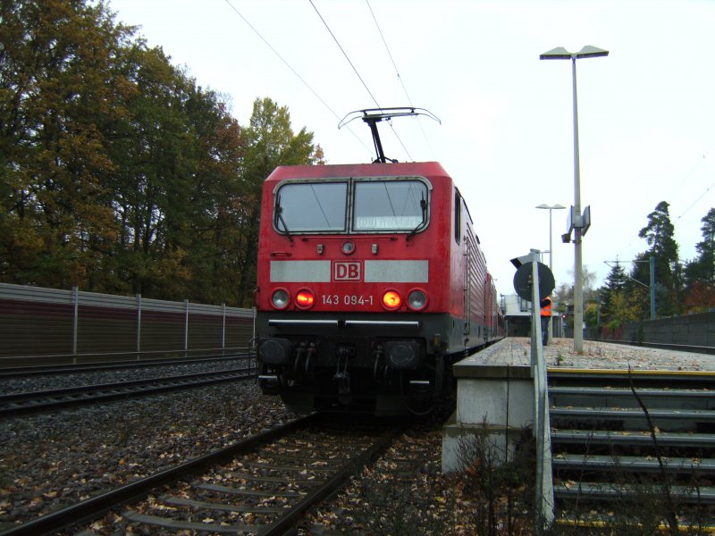 143 094 in Schwabach-Limbach bei strmenden Regen am 22.10.2008