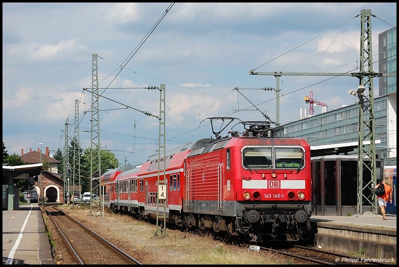143 145 befrdert zur Nachmittagszeit des 16.07.08 RB 31659 von Freiburg(Breisgau) Hbf nach Seebrugg, aufgenommen bei der Ausfahrt aus dem Freiburger Hbf am kuriosen Kilometer -1,4 der Hllentalbahn.