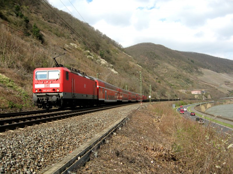 143 147 war am 28.03.2008 die fhrende der zwei 143er, die den RE 4369 von Koblenz nach Frankfurt(Main) befrderten.