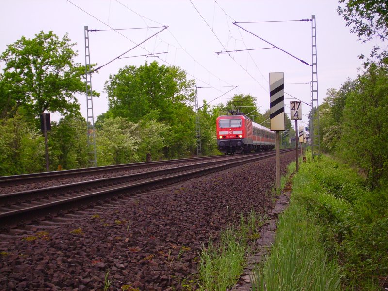 143 196-4 mit der RB nach Hamburg-Altona. 13.05.07