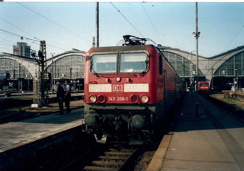 143 206 am 18.Mai 2000 in Leipzig Hbf.