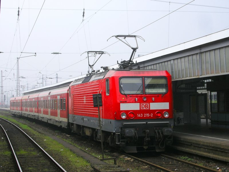 143 215-2, mit S3 nach Hattingen in Oberhausen Hbf.(04.04.2009)
