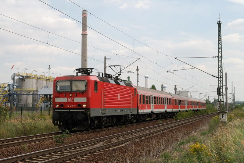 143 218 mit RB 16323 in Leuna Werke Nord (04.08.2007)