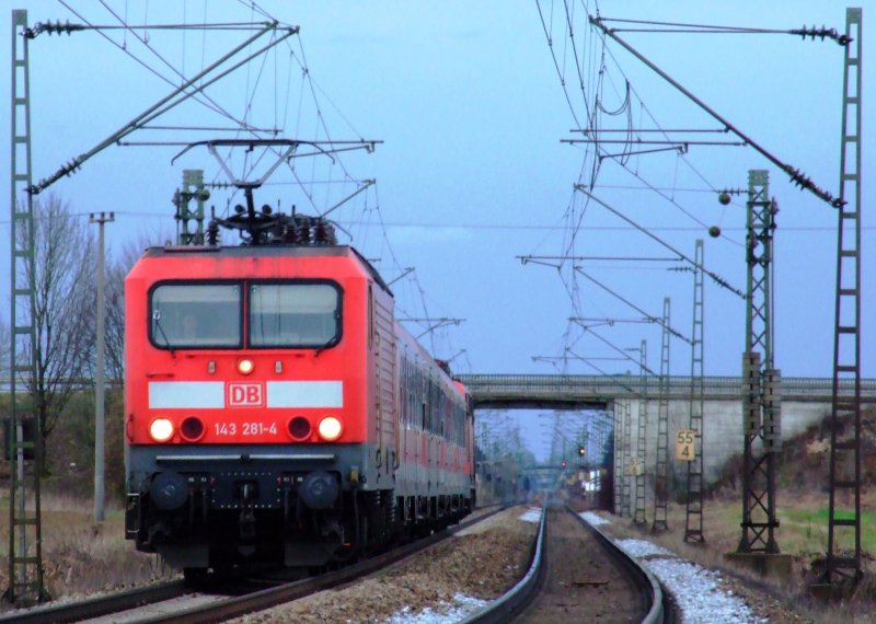 143 281 und 111 227 am Zugschluss als RB-Pendel zwischen Regensburg und Plattling am 28.03.2009 kurz vor Plattling!
