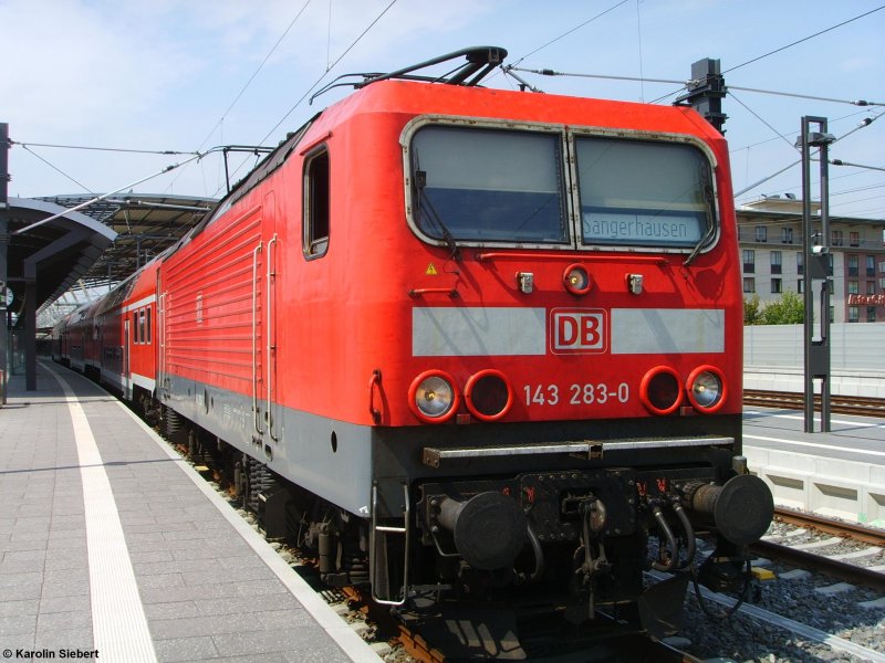 143 283 mit 3 Doppelstockwagen (selten - sonst 2 Wagen) im Erfurter Hauptbahnhof am 19.07.2007
