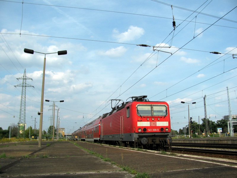 143 306-9 am 17.08. durch Berlin Schnefeld Flughafen.