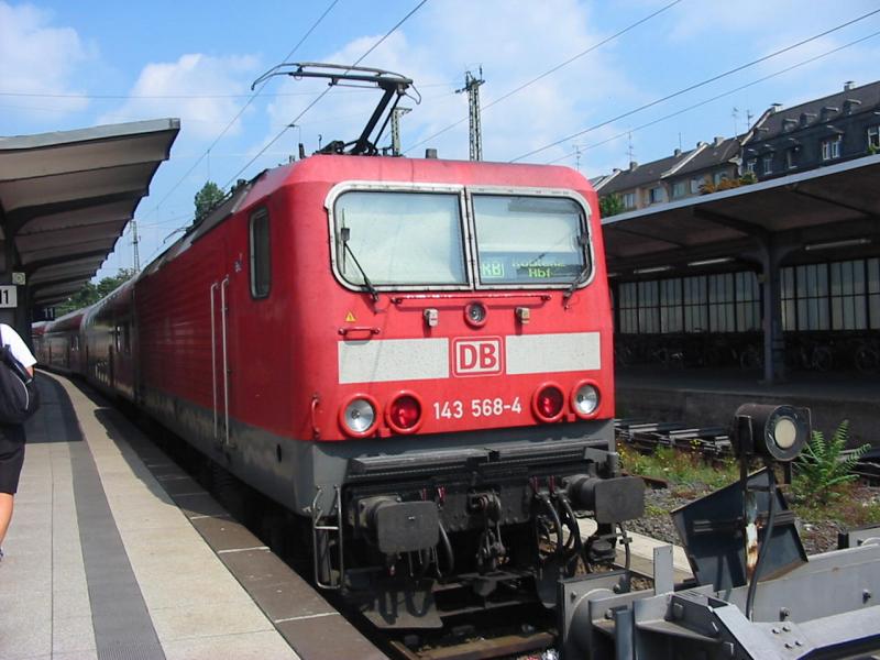 143-583 mit Rechteckigen Puffern in schiebt RB nach Koblenz. Mainz Hbf.