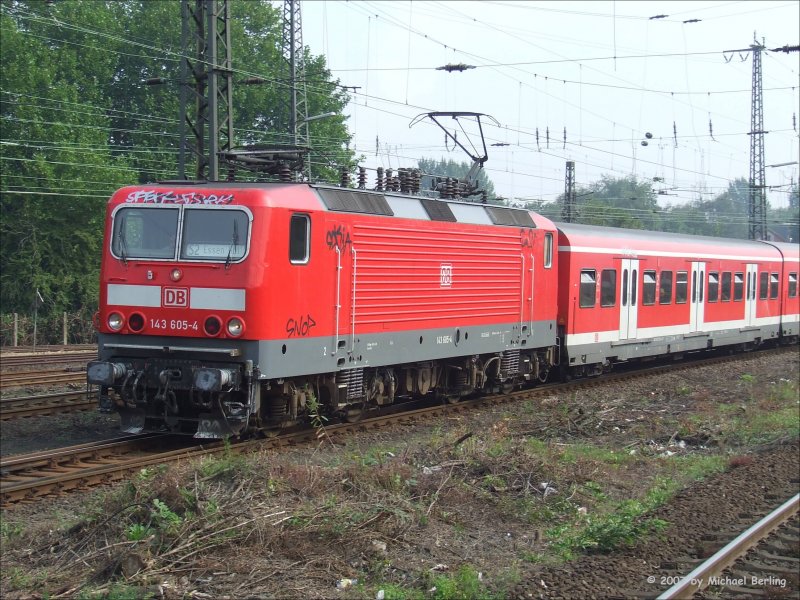 143 605-4 als S2 nach Essen Hbf kurz vor der einfahrt in den Hbf Wanne-Eickel. 25.8.07