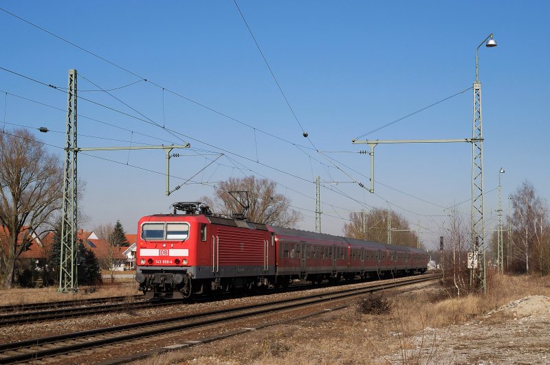 143 808 mit RB 32565 in Langenbach (19.02.2008)