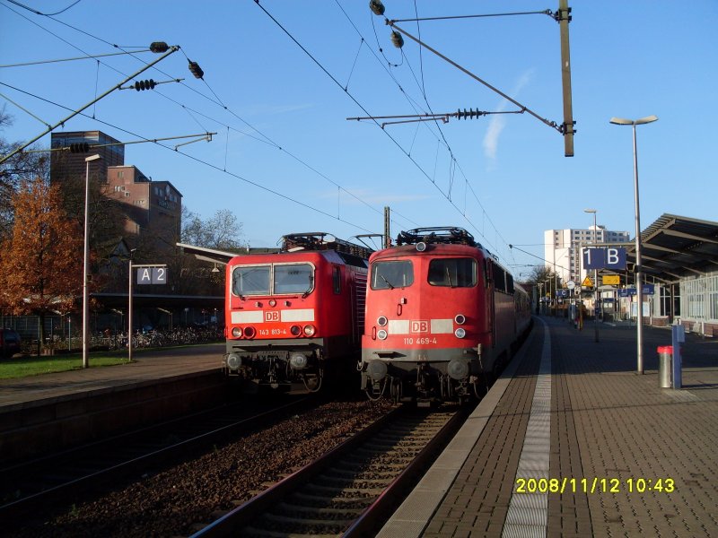 143 813-4 fhrt an das Zugende, um den Zug Richtung
Hannover zu schleppen