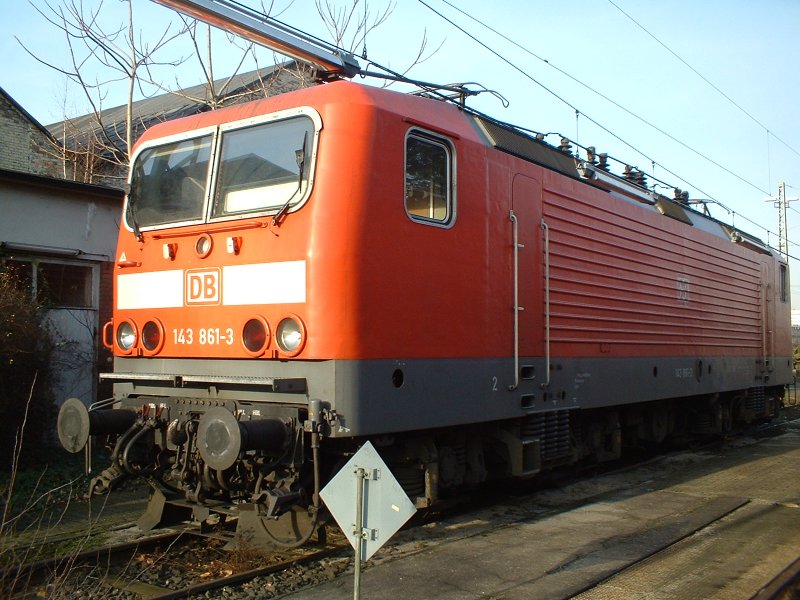 143 861-3 vor der Lokleitung in Mnster (20.12.2004)