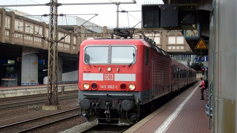 143 862 im Kasseler  Hauptbahnhof  Willhelmshhe. Die Wagen sind mittlerweile ausgemustert, so die Info des Kundenbetreuers(September 2007)