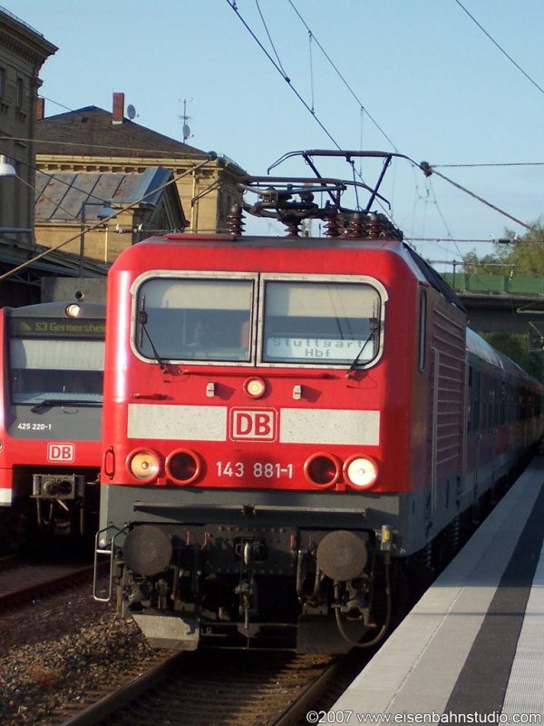 143 881 mit RE 4969 W�rzburg - Stuttgart in Osterburken Mai 2007