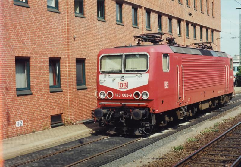 143 882 im Sommer 1998 in Koblenz.
