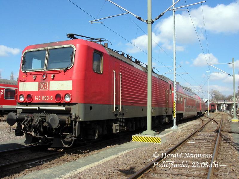 143 893 wartet an der Regio-Werkstatt Halle(Saale) auf ihren n�chsten Einsatz. 23.03.06