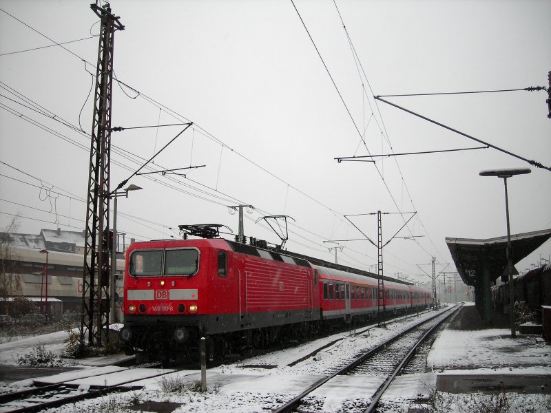143 911 in Lehrte mit der RB Hildesheim-Hannover