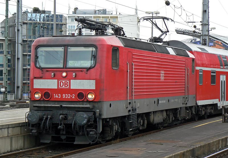 143 932-2, aufgeommen am 5.9.09 am K�lner Hbf.