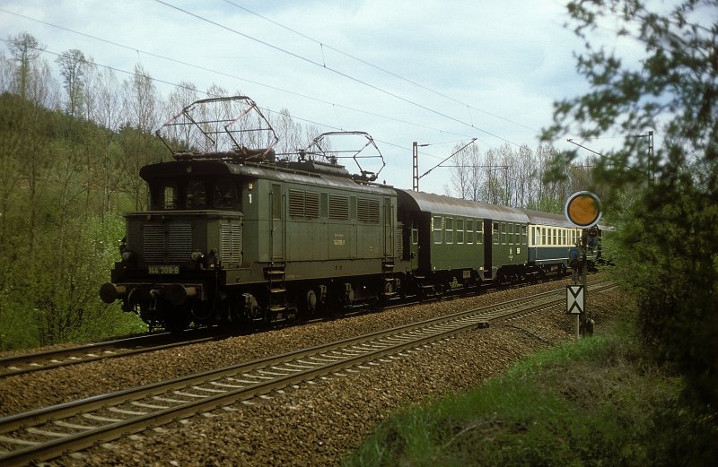 144 009  bei Ersingen  09.05.82