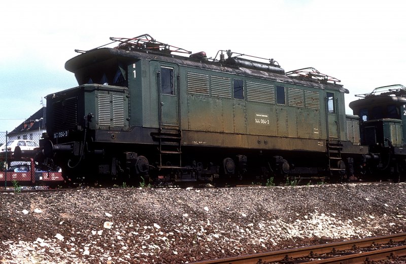 144 064  W�rzburg-Zell  14.08.83