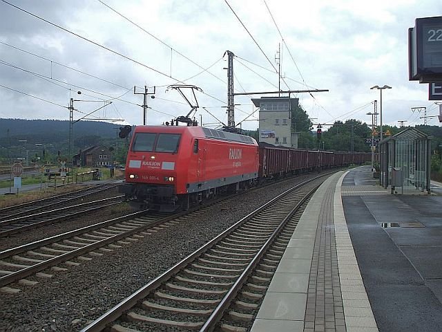 145 001-4 am 23.06.2007 mit einem Kohlezug durch Altenbeken