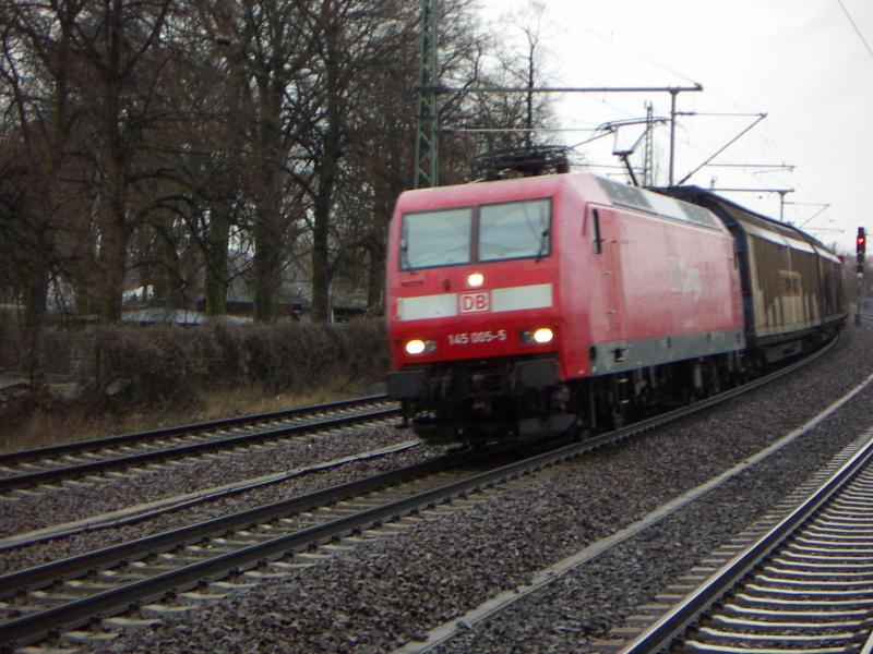 145 005-5 bei der durchfahrt in Werder/Havel am 17.3.05