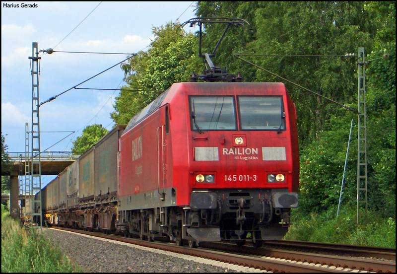 145 011 mit einem Gz nach Aachen-West am Km 26.0 17.7.2009