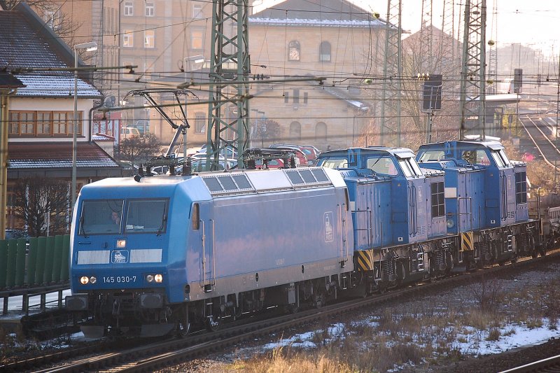 145 030 im Bhf Lichtenfels Richtung Kronach unterwegs 14.12.2008
weitere Bilder unter
http://820840.startbilder.de/