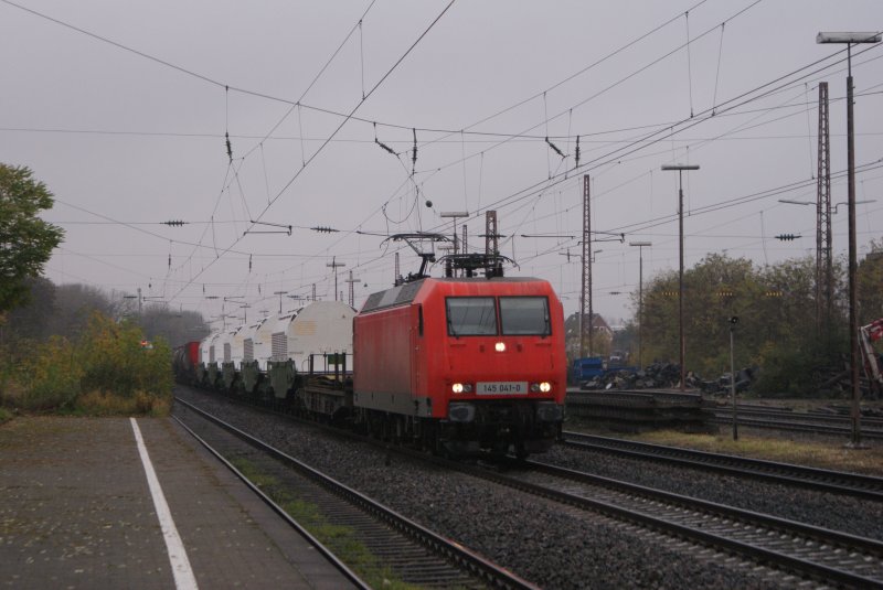 145 041-0 mit Castortransport und gemischtem G�terzug in Hilden am 15. November 2008