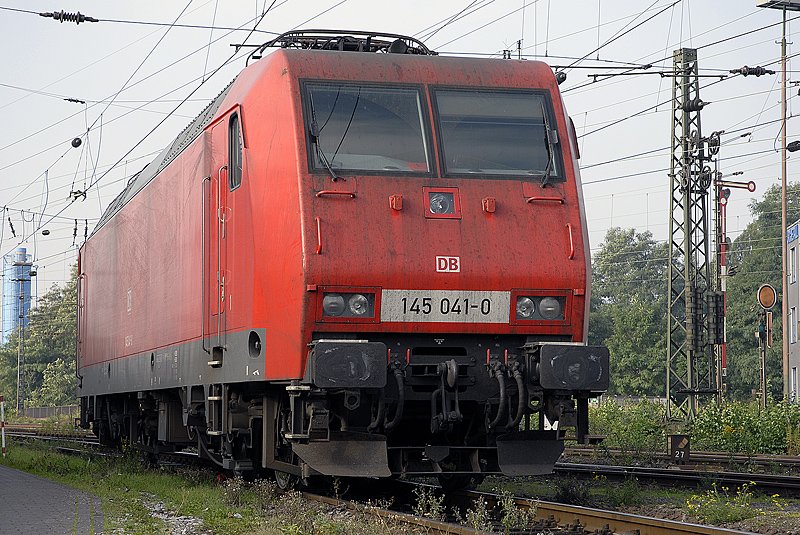 145 041 mit einer ungew�hnlichen Beschriftungsvariante. Oberhausen West 15.10.2006