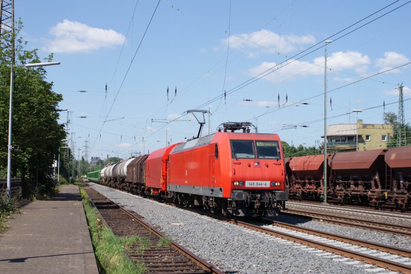 145 044-4 mit gem. GZ in Solingen Hbf am 24.07.08